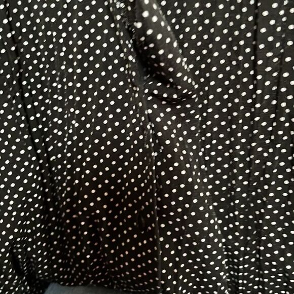 COMO STRETCH black &white polkadot top - Picture 6 of 6